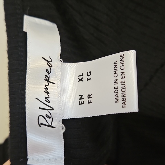 Womens XL black cropped V neck top sleeveless double straps - Picture 3 of 3